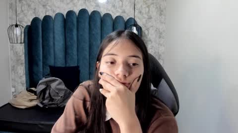 Snapshot of ava_broown chatting on 03.06.25 online show from 03.06.25