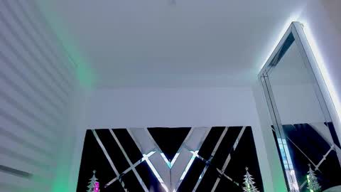 Ava Fontana online show from 12.17.25