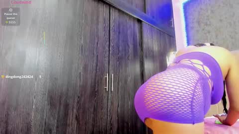 Snapshot of avaa_am chatting on 09.19.25 AVA online show from 09.19.25