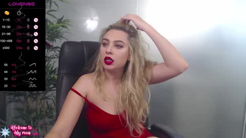 Snapshot of avablue_ chatting on 12.16.24 online show from 12.16.24