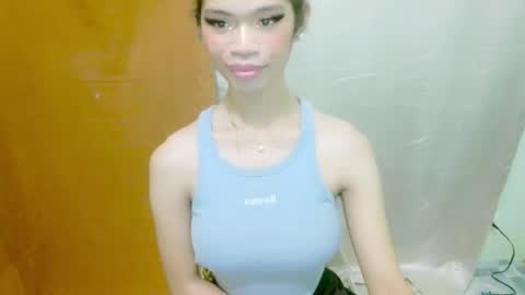 Snapshot of avacadaxcx chatting on 10.14.25 avacadaxcx online show from 10.14.25