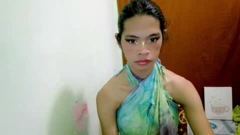 Snapshot of avacadaxcx chatting on 10.21.25 avacadaxcx online show from 10.21.25