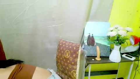 Snapshot of avacadaxcx chatting on 12.16.25 avacadaxcx online show from 12.16.25