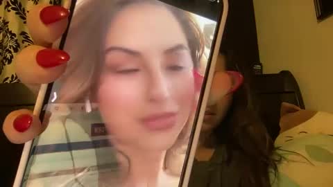 Snapshot of avamonroexo chatting on 12.31.24 Ava Monroe online show from 12.31.24