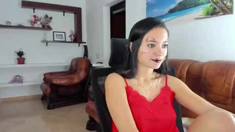 Snapshot of avapinkqueen chatting on 11.01.25 Ava online show from 11.01.25