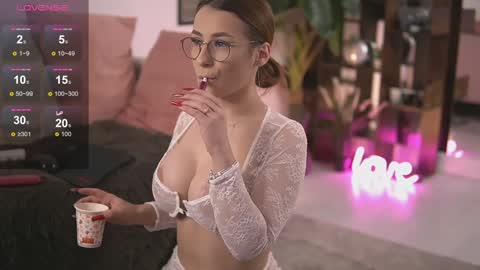 AvaReed online show from 01.20.25