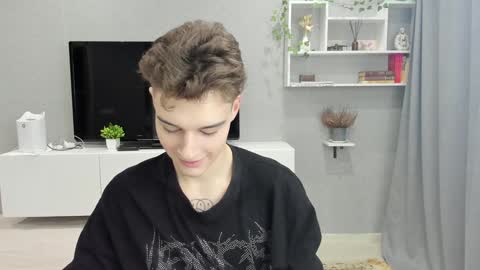 Snapshot of avegothy chatting on 01.28.25 gothy 3 online show from 01.28.25