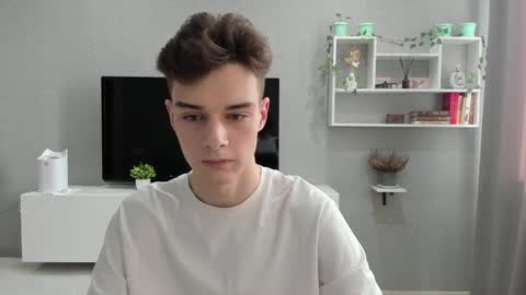 Snapshot of avegothy chatting on 02.04.25 gothy 3 online show from 02.04.25