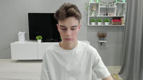 Snapshot of avegothy chatting on 02.12.25 gothy 3 online show from 02.12.25