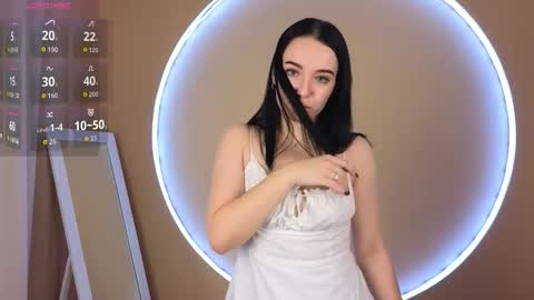 Avelyne online show from 10.11.25