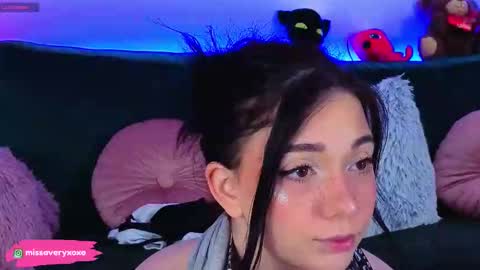 AveryWillow online show from 03.25.26