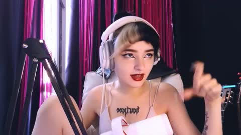 Avriel online show from 09.20.25