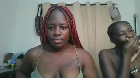 Snapshot of avian_babe1 chatting on 06.29.26 avian_babe1 online show from 06.29.26