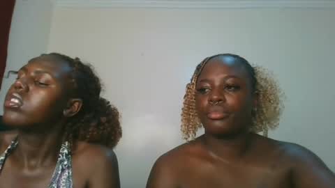 Snapshot of avian_babe1 chatting on 07.19.26 avian_babe1 online show from 07.19.26