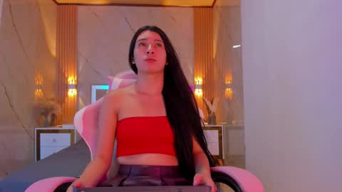 Snapshot of avigail_xo chatting on 02.07.26 Avigail online show from 02.07.26