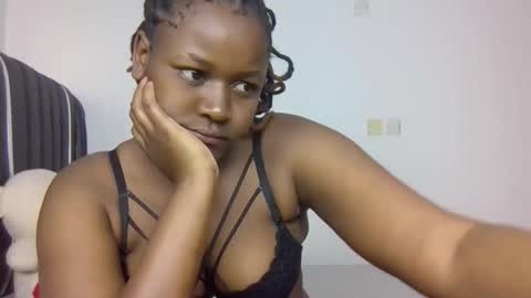 Snapshot of avril_lily chatting on 02.01.26 Avril online show from 02.01.26