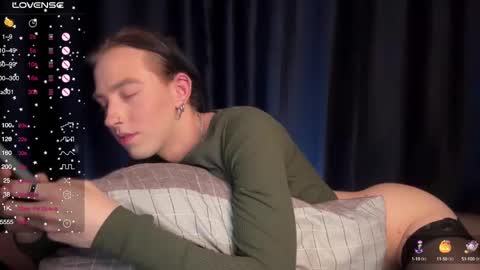 avril_pearly_ online show from 12.17.24