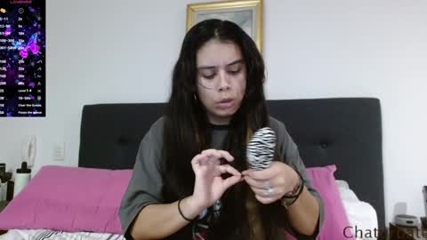 Snapshot of avrilthompson_ chatting on 01.29.25 Avril Thompson online show from 01.29.25