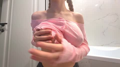 Avrora online show from 09.22.25