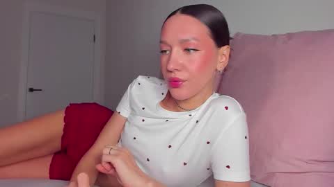 Awgustina online show from 11.29.25