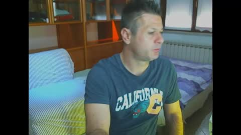 Snapshot of awwwsocutehappynew chatting on 02.12.25 HappyNewSky here online show from 02.12.25
