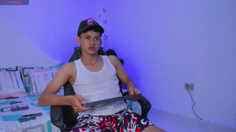 AXEL online show from 10.25.25