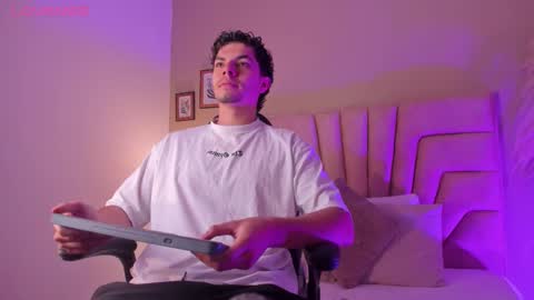 Yooung King  online show from 03.02.26