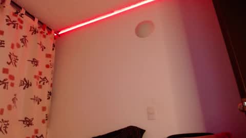 axel davis  online show from 10.09.25