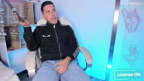 Snapshot of axel_grey_ chatting on 09.09.25 axel_grey_ online show from 09.09.25