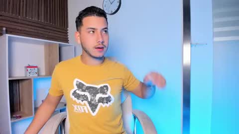 Snapshot of axel_grey_ chatting on 09.14.25 axel_grey_ online show from 09.14.25