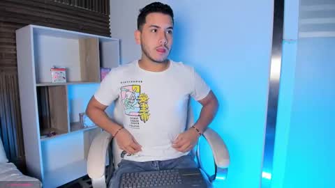 Snapshot of axel_grey_ chatting on 09.15.25 axel_grey_ online show from 09.15.25