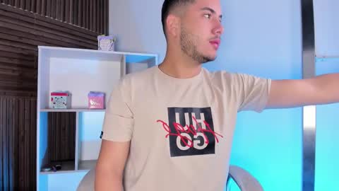 Snapshot of axel_grey_ chatting on 10.23.25 axel_grey_ online show from 10.23.25