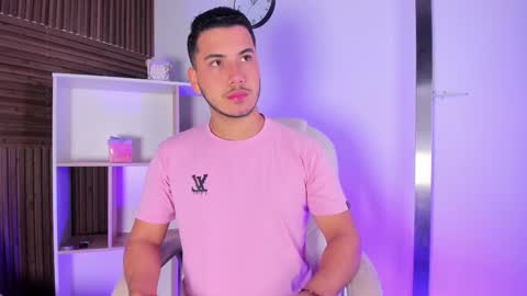 Snapshot of axel_grey_ chatting on 10.27.25 axel_grey_ online show from 10.27.25