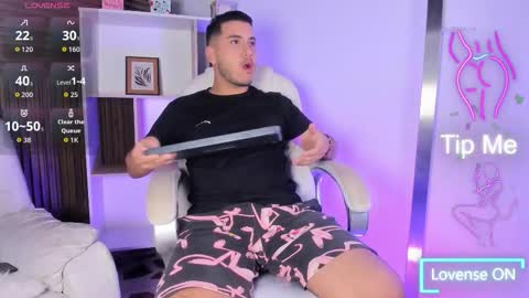 Snapshot of axel_grey_ chatting on 11.17.25 axel_grey_ online show from 11.17.25