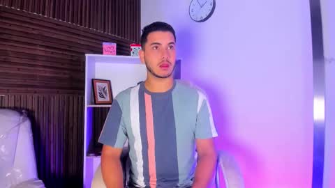 Snapshot of axel_grey_ chatting on 11.24.25 axel_grey_ online show from 11.24.25