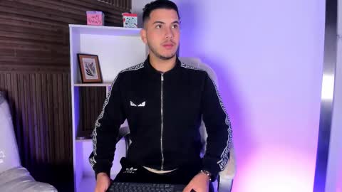 Snapshot of axel_grey_ chatting on 11.28.25 axel_grey_ online show from 11.28.25