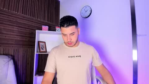 Snapshot of axel_grey_ chatting on 12.01.25 axel_grey_ online show from 12.01.25