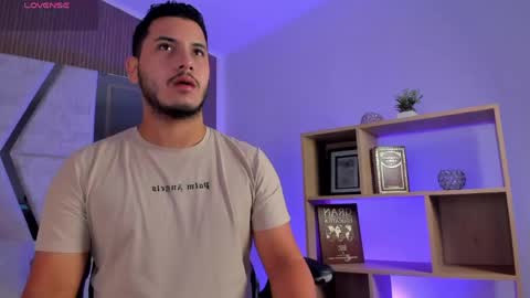axel_grey_ online show from 04.18.26