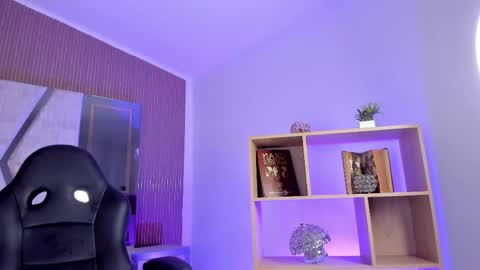 axel_grey_ online show from 04.20.26