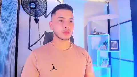 Snapshot of axel_grey_ chatting on 06.14.26 axel_grey_ online show from 06.14.26