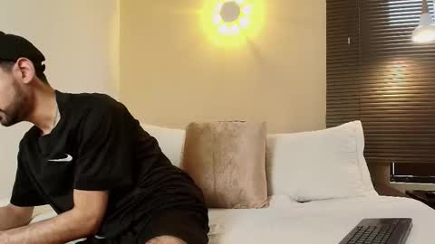 Snapshot of axel_moon_s chatting on 10.20.25 Axel Moon online show from 10.20.25