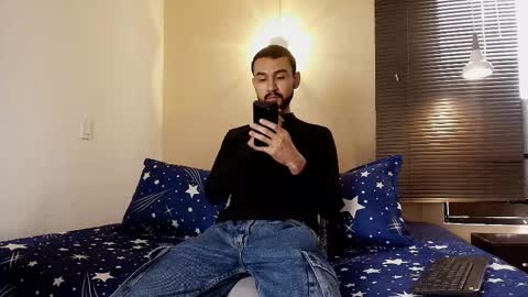 Snapshot of axel_moon_s chatting on 11.11.25 Axel Moon online show from 11.11.25