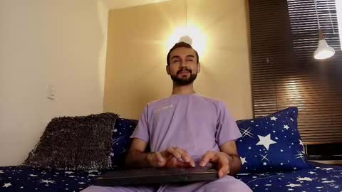 Snapshot of axel_moon_s chatting on 11.12.25 Axel Moon online show from 11.12.25