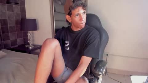 Snapshot of axel_rivers_ chatting on 09.17.25 axel online show from 09.17.25