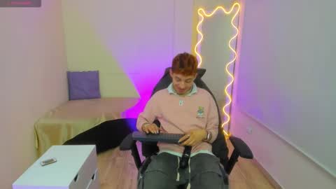 AXEL  online show from 10.19.25