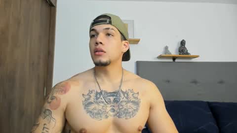 INDEPENDENT MODEL  online show from 10.10.25