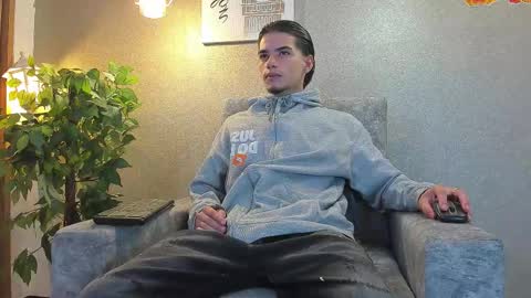 axel  online show from 01.08.26