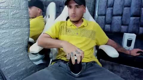 Axell Cross2 online show from 02.25.25