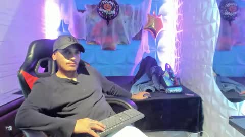 Axell Cross2 online show from 11.02.25