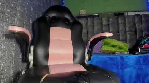 Axell Cross2 online show from 02.13.26